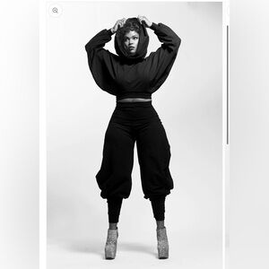 Miss auntie’s pants & crop from Ovonion